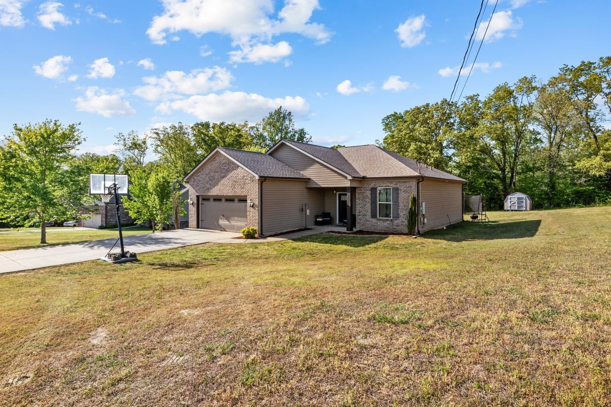 18010 Castle Court Bon Aqua TN 37025