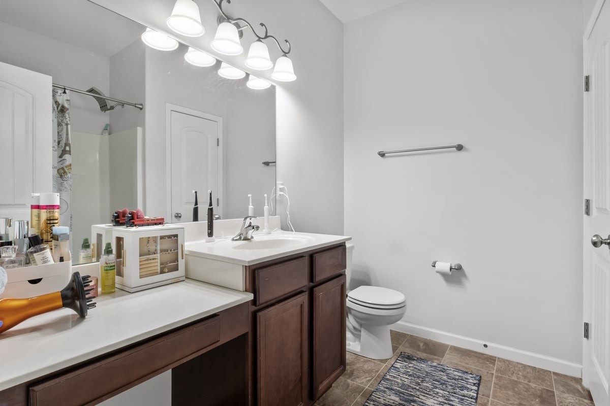 18010 Castle Court Bon Aqua TN 37025
