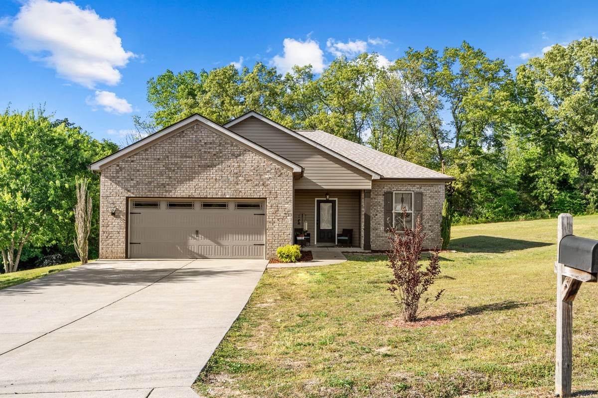 18010 Castle Court Bon Aqua TN 37025