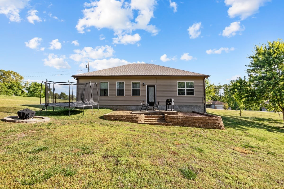 18010 Castle Court Bon Aqua TN 37025