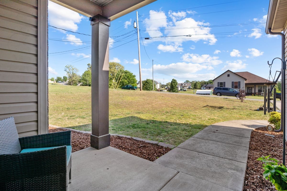 18010 Castle Court Bon Aqua TN 37025