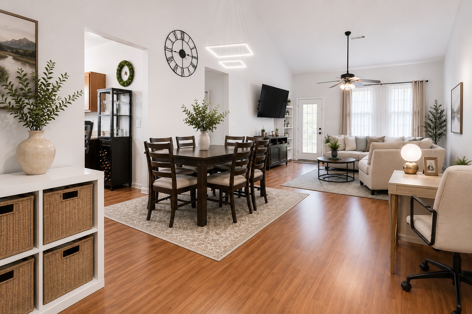 18010 Castle Court Bon Aqua TN 37025