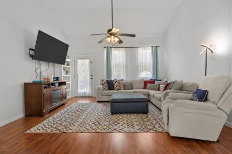 18010 Castle Court Bon Aqua TN 37025