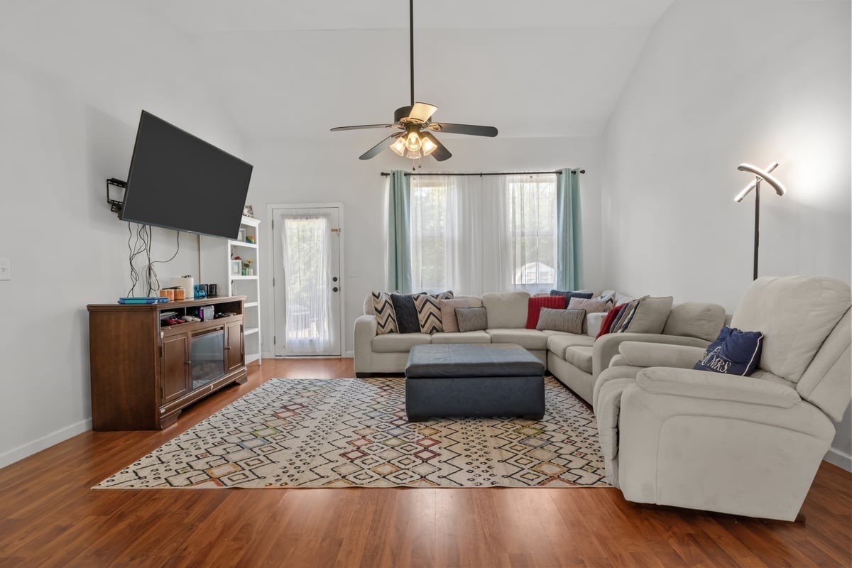 18010 Castle Court Bon Aqua TN 37025