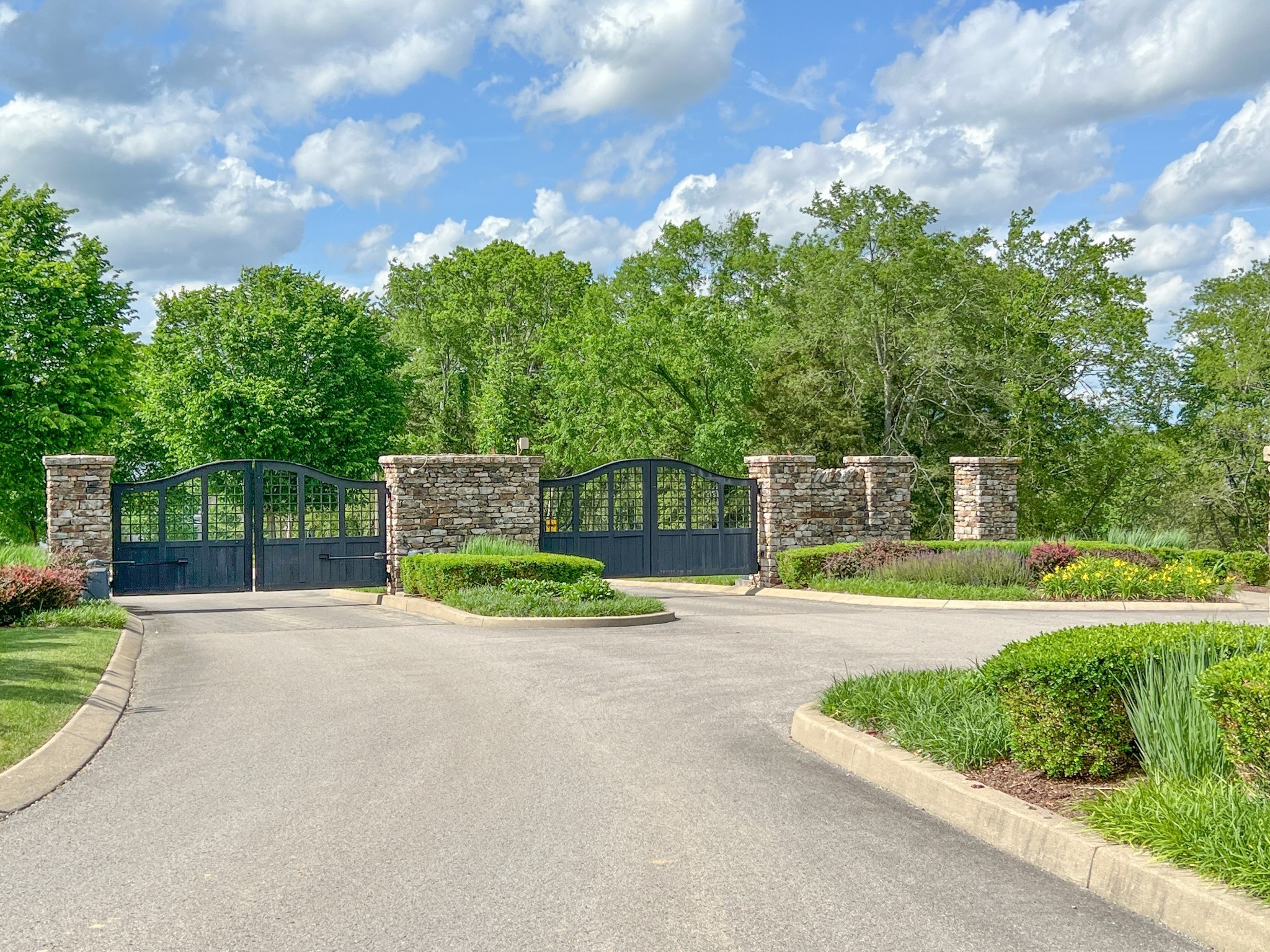 8749 Weller Lane College Grove TN 37046