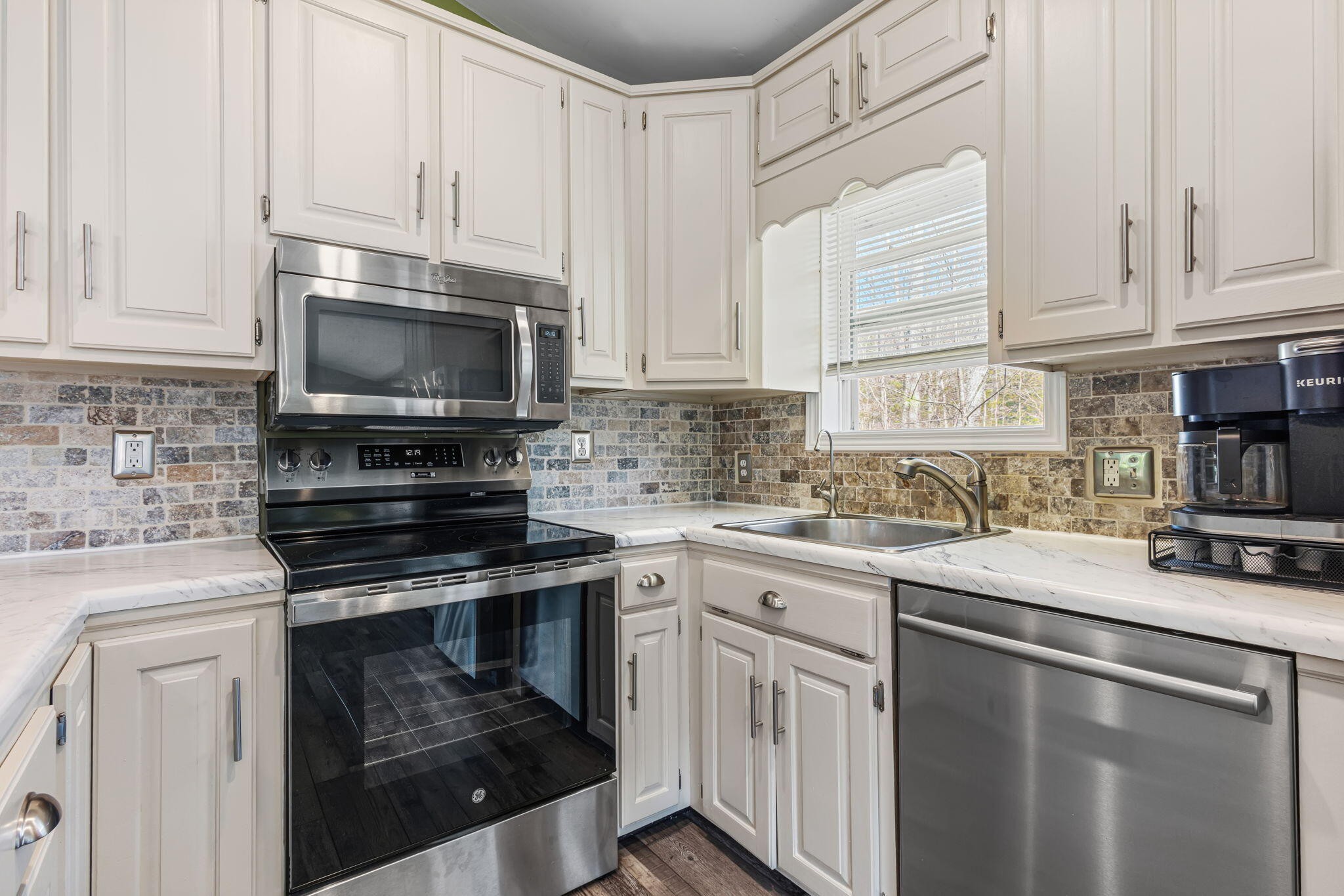 124 Peninsula Road Madisonville TN 37354