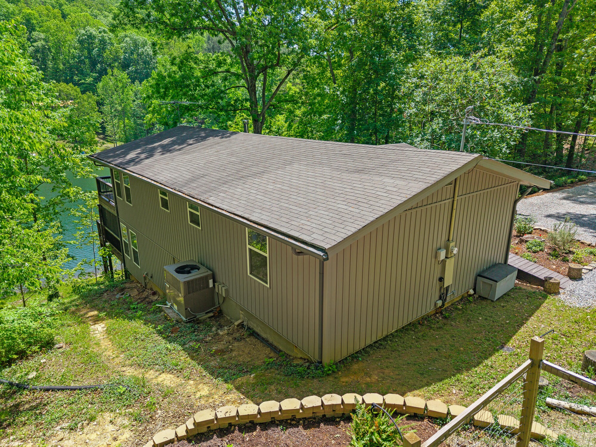 124 Peninsula Road Madisonville TN 37354