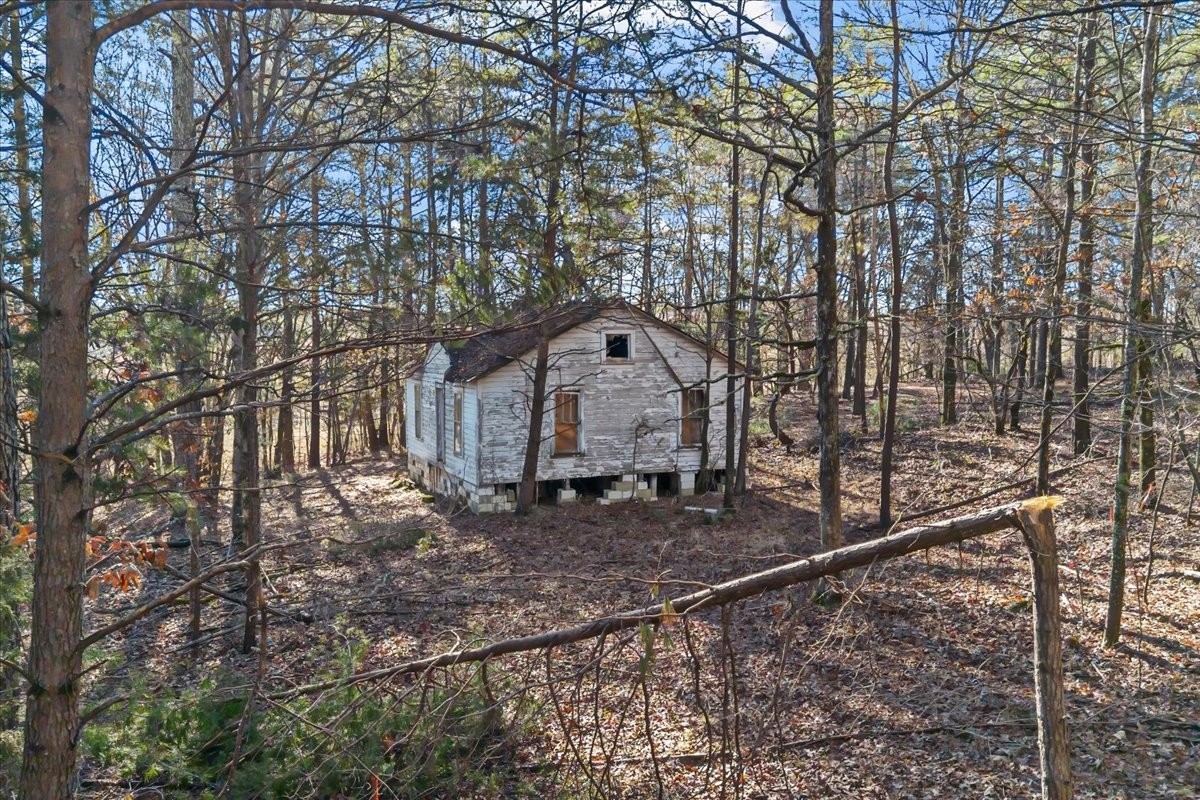 1837 Humphreys Co Line Road Dickson TN 37055