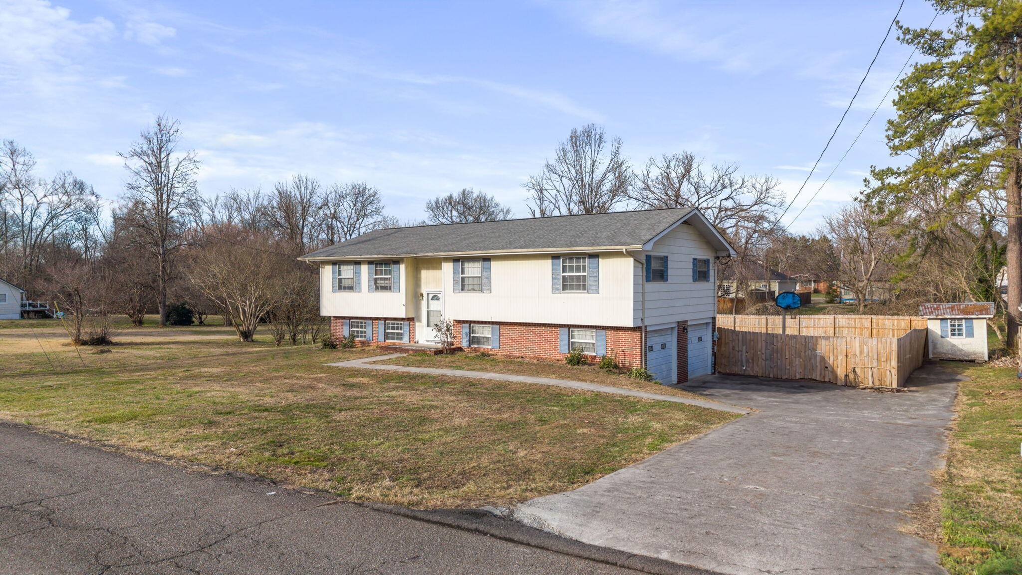 3035 W Lake Drive, NW Cleveland TN 37312