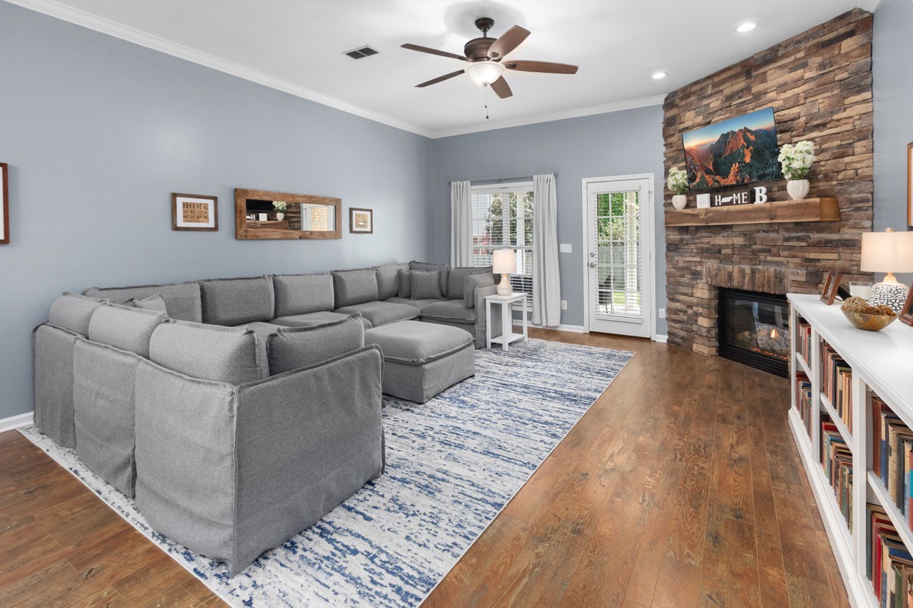 1085 Nealcrest Circle Spring Hill TN 37174