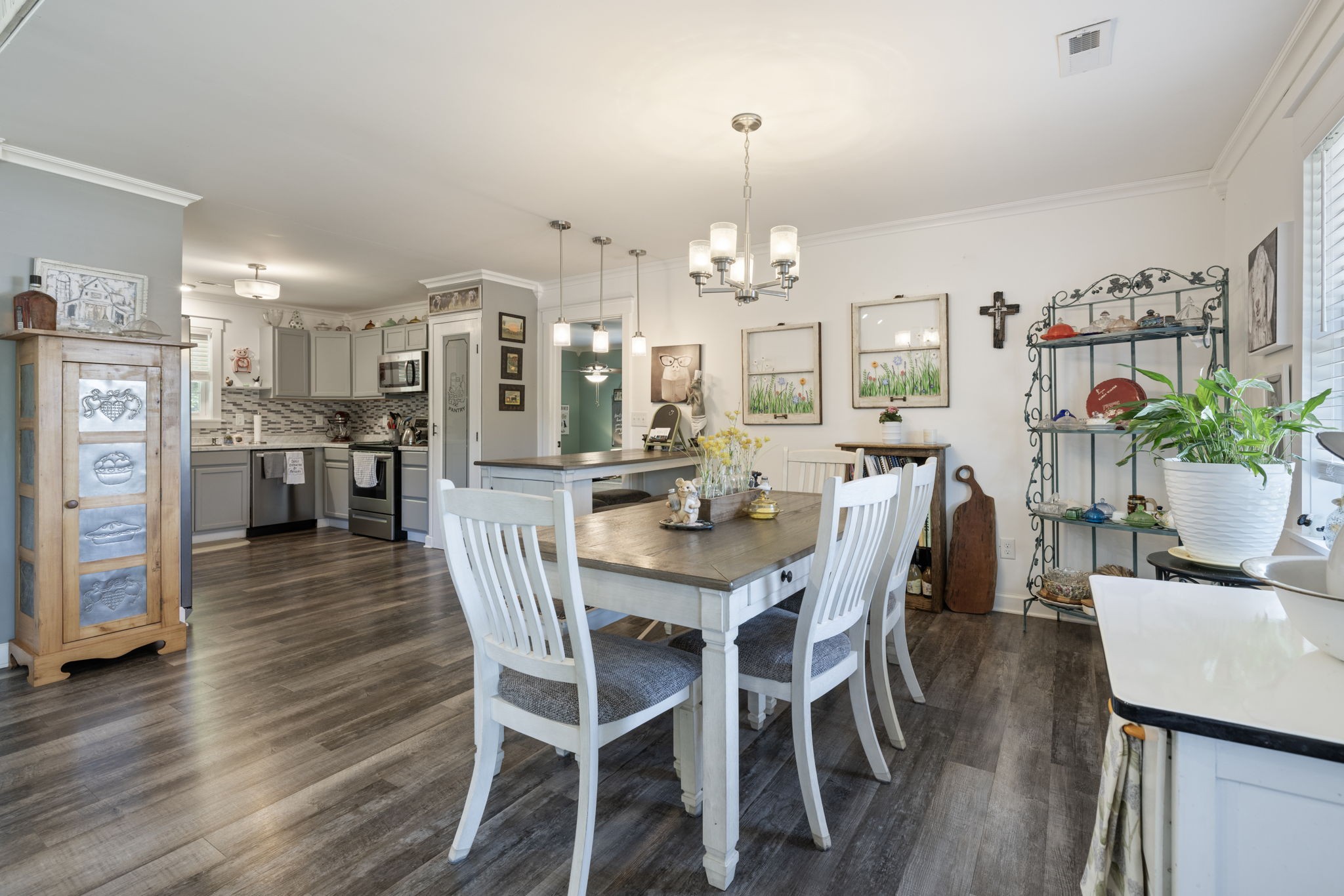 7623 Highway 100 Bon Aqua TN 37025
