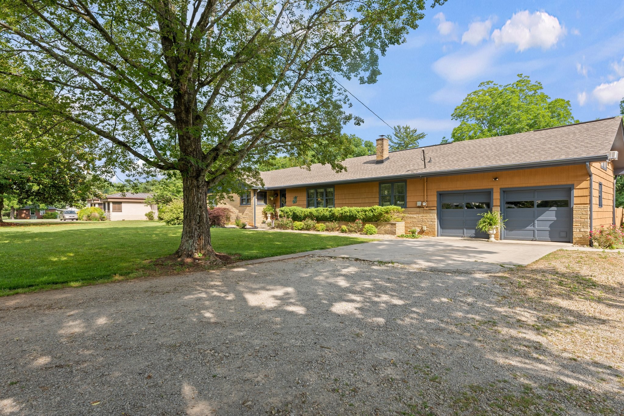 112 8th Ave, SE Winchester TN 37398