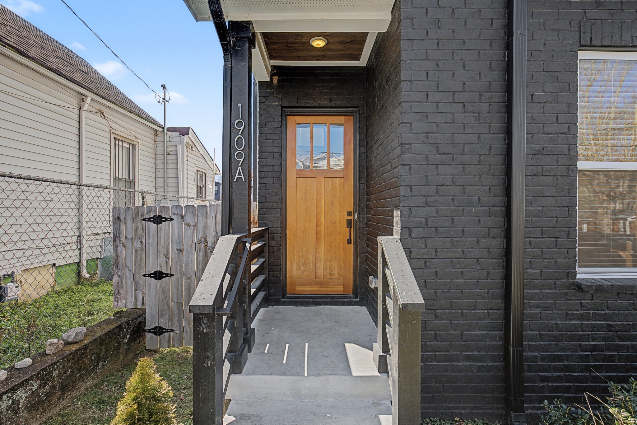 1909A 15th Ave, N Nashville TN 37208