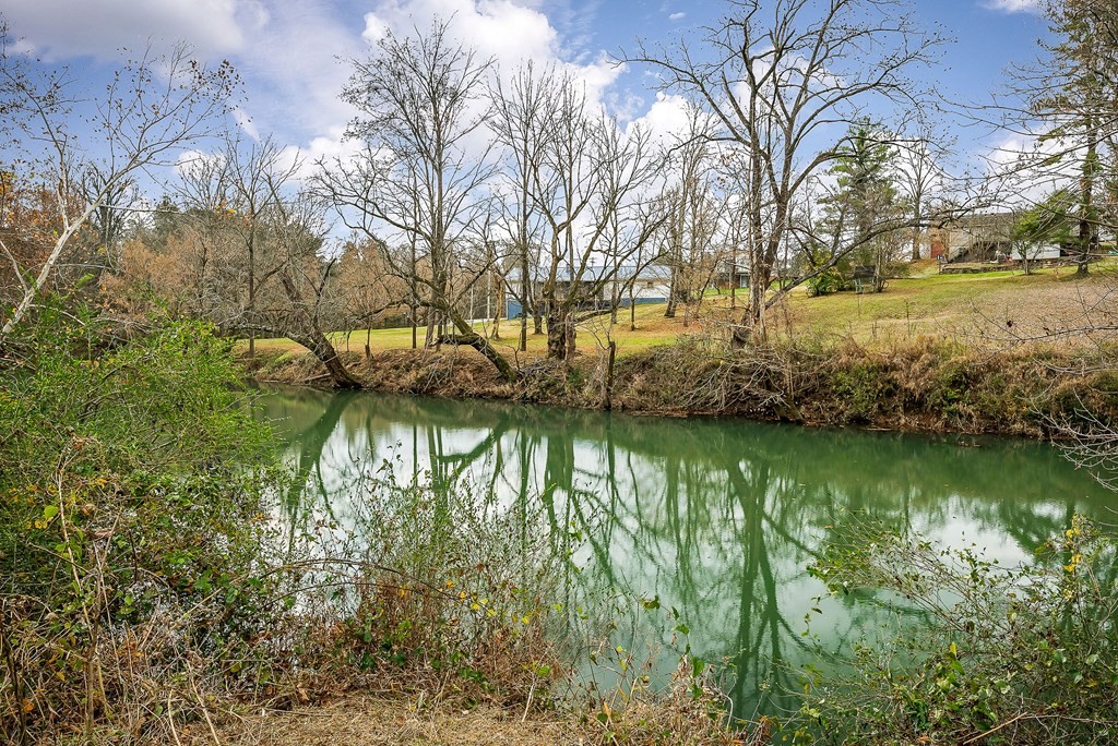 301 Everett St, W Sparta TN 38583