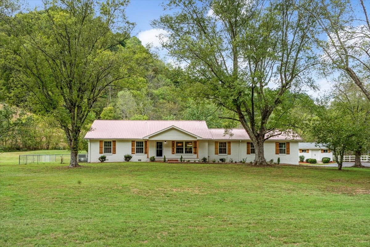 315 Little Creek Road Pleasant Shade TN 37145