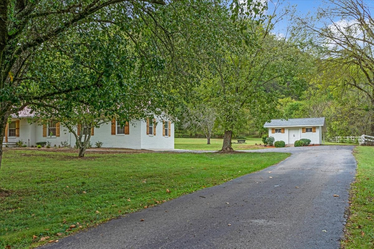 315 Little Creek Road Pleasant Shade TN 37145