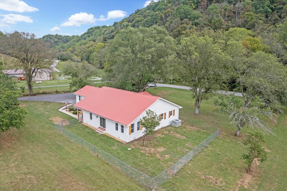 315 Little Creek Road Pleasant Shade TN 37145