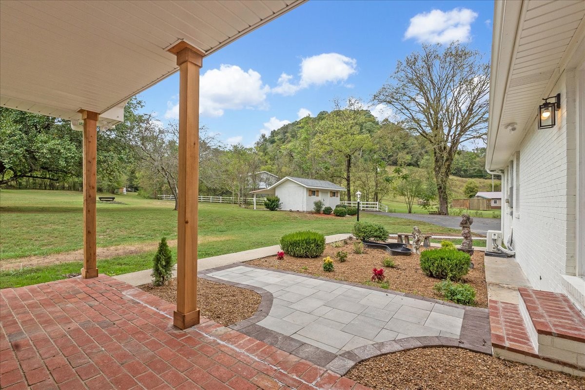 315 Little Creek Road Pleasant Shade TN 37145