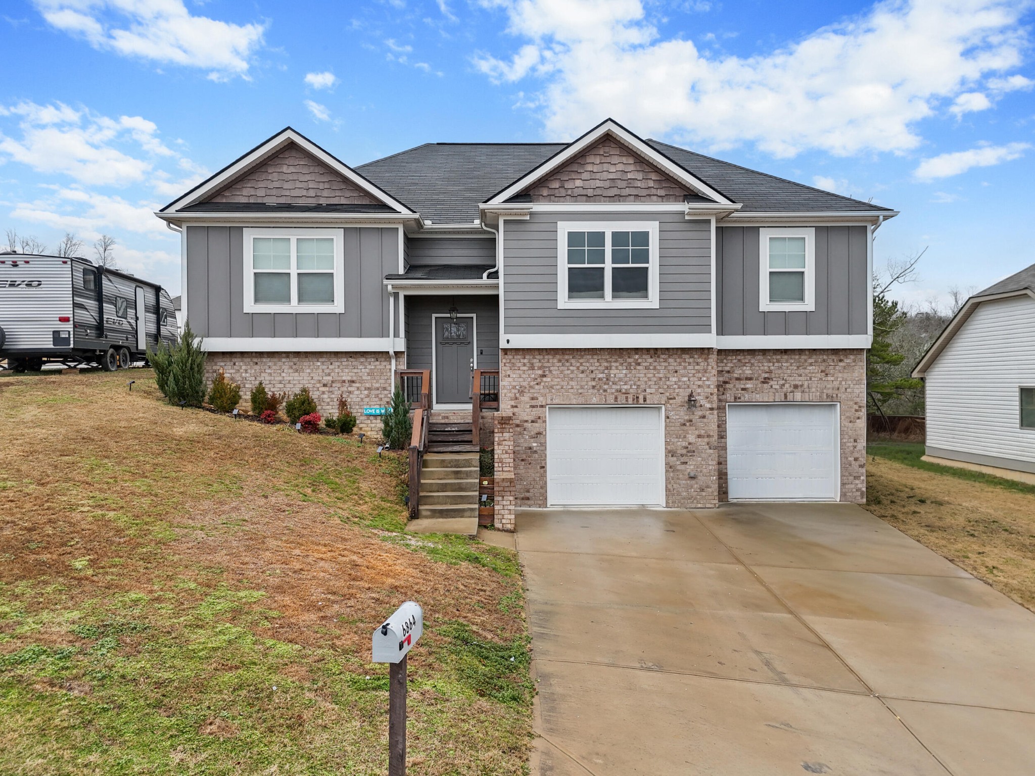 6864 Steep Hill Ooltewah TN 37363