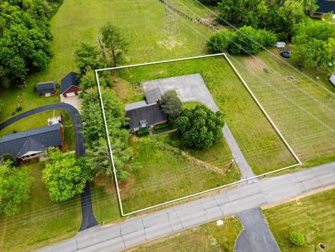 674 Lakeside Drive Springfield TN 37172