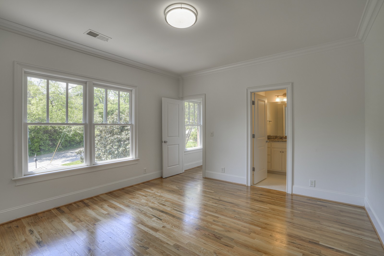 1800B Ashwood Avenue Nashville TN 37212