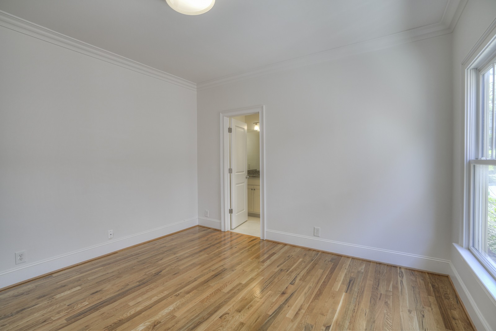 1800B Ashwood Avenue Nashville TN 37212