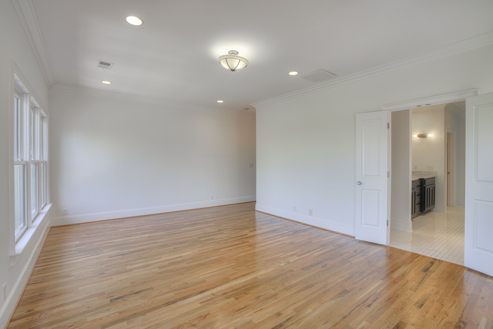 1800B Ashwood Avenue Nashville TN 37212