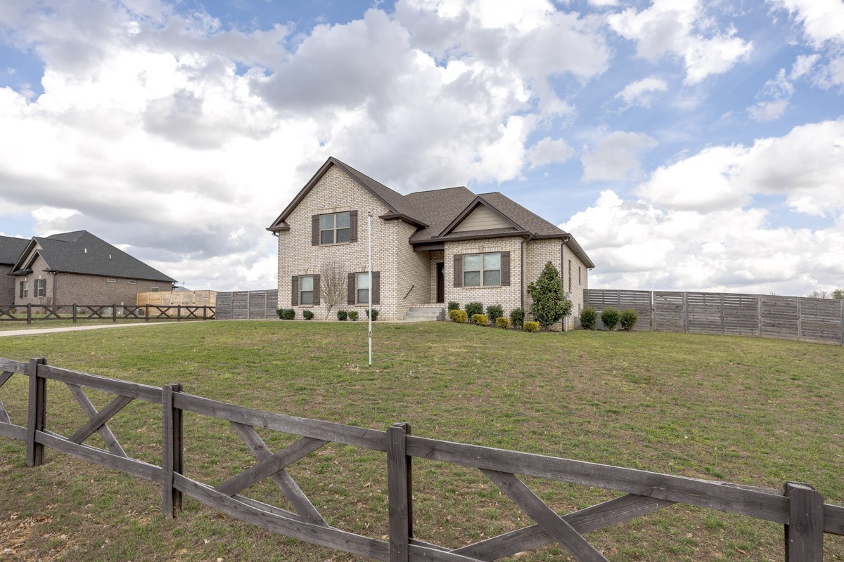 2743 W County Farm Road Springfield TN 37172