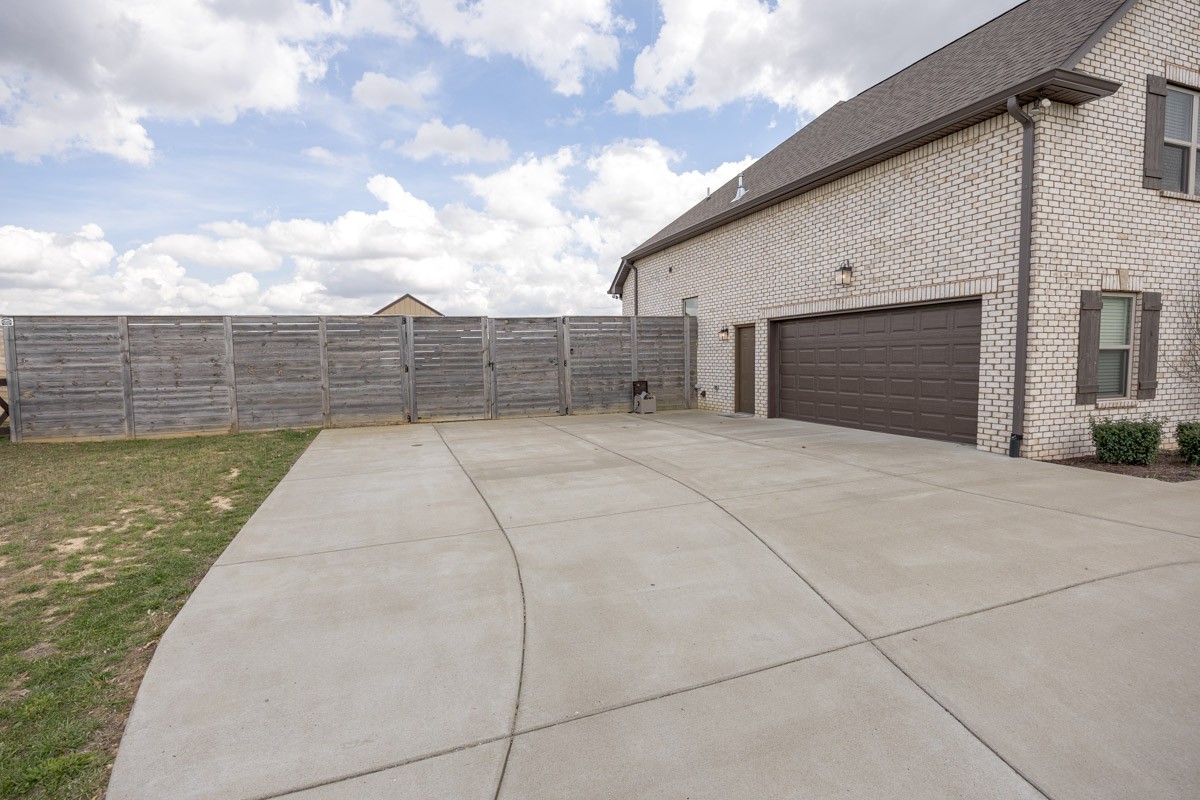 2743 W County Farm Road Springfield TN 37172