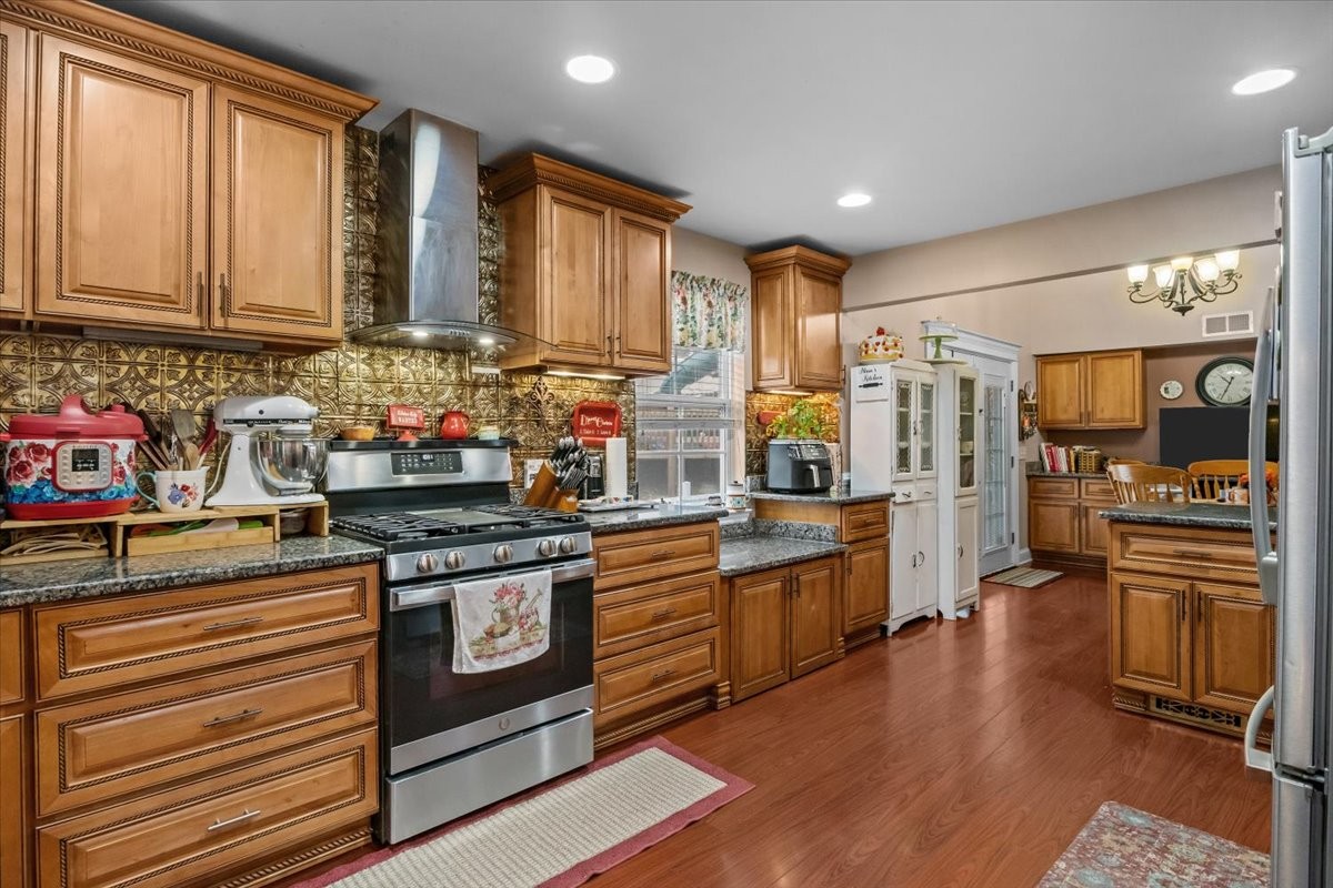 307 Crestview Drive Dickson TN 37055