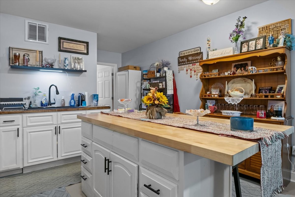 307 Crestview Drive Dickson TN 37055