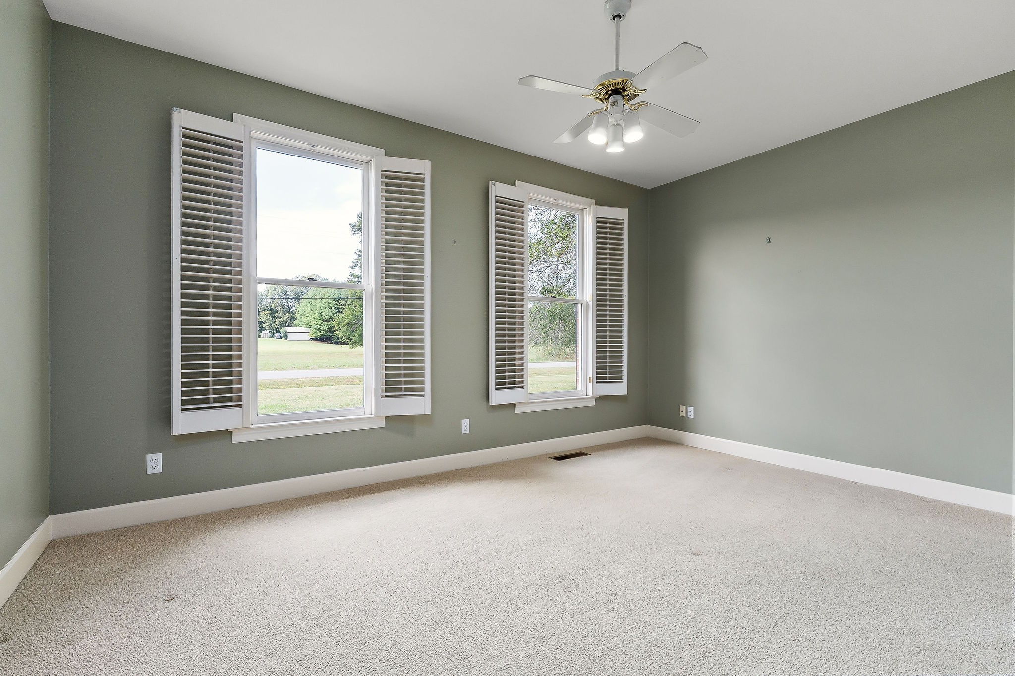 328 Riley Avenue Smithville TN 37166