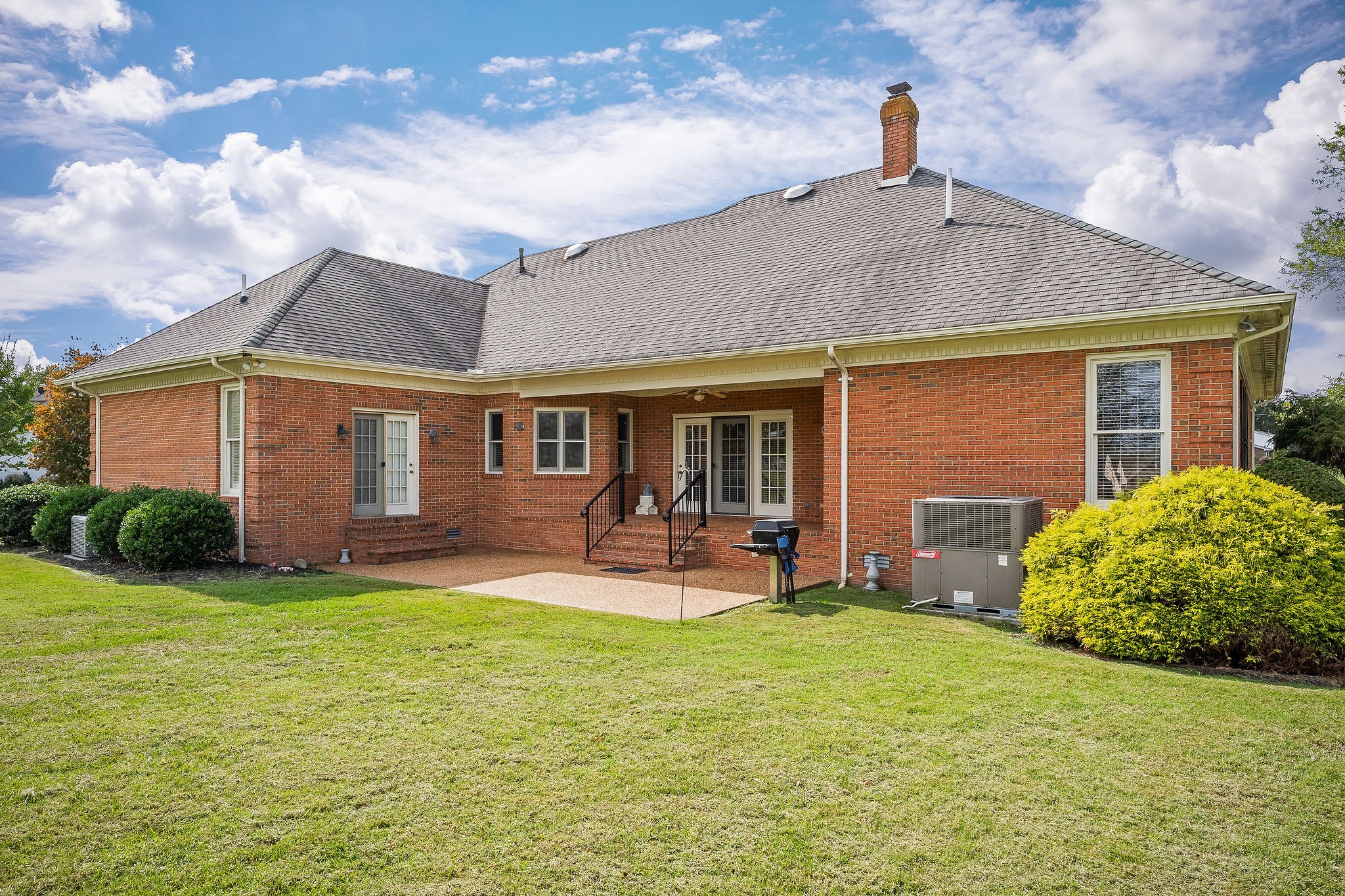 328 Riley Avenue Smithville TN 37166