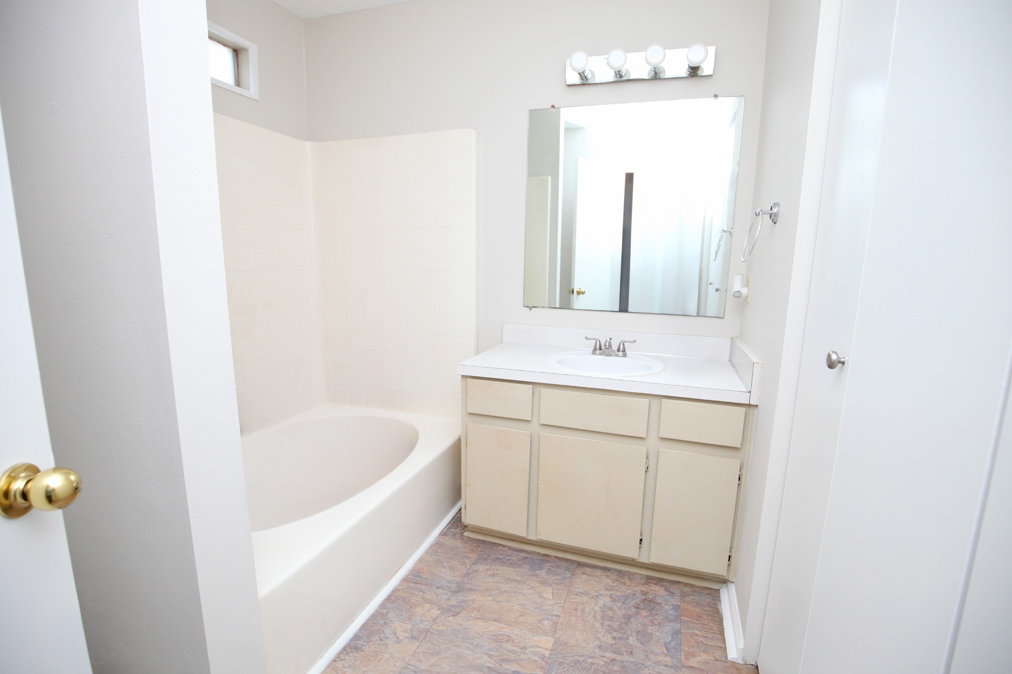 2009 Valley Drive Goodlettsville TN 37072