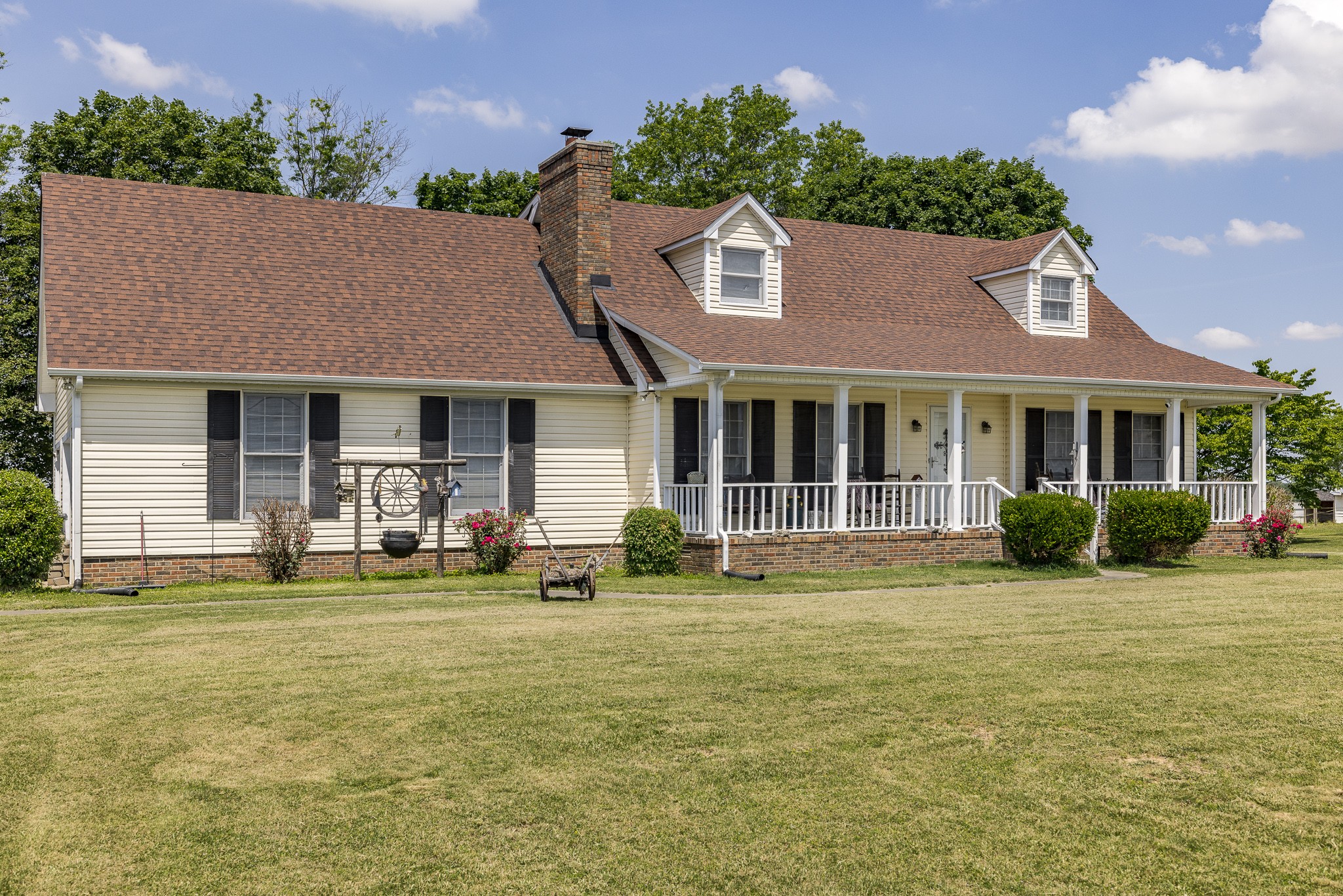 5018 E Robertson Road Cross Plains TN 37049