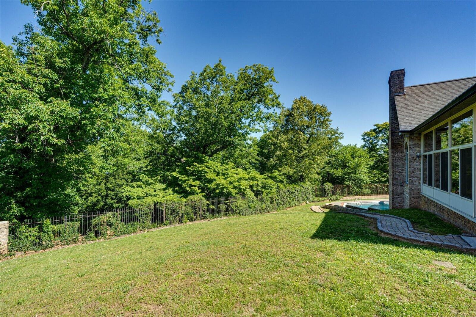 551 N Crest Court Chattanooga TN 37404