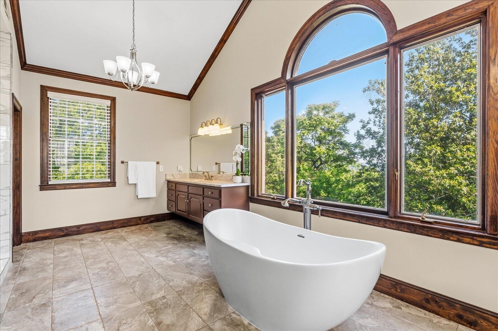 551 N Crest Court Chattanooga TN 37404