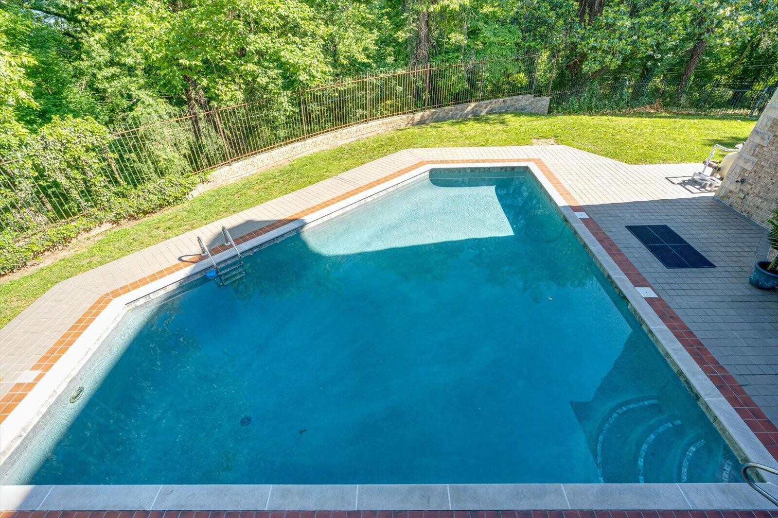 551 N Crest Court Chattanooga TN 37404