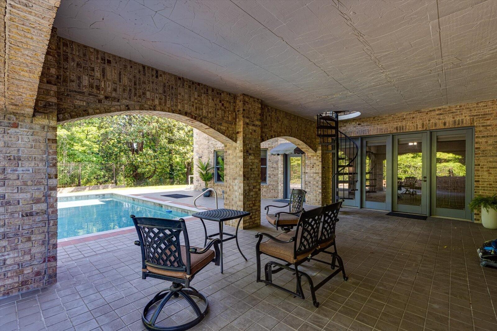551 N Crest Court Chattanooga TN 37404