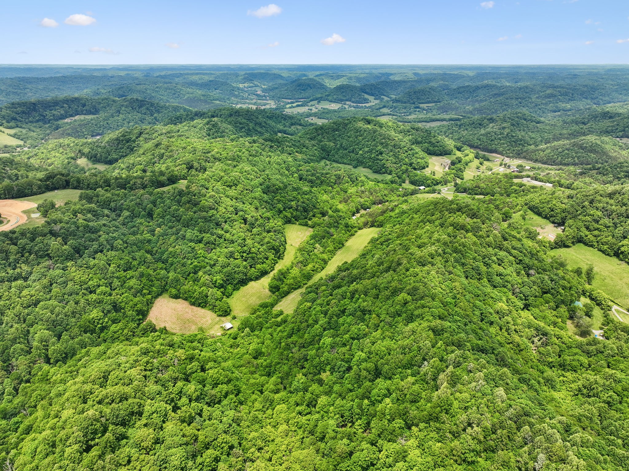 34 Friendship Hollow Road, N Pleasant Shade TN 37145