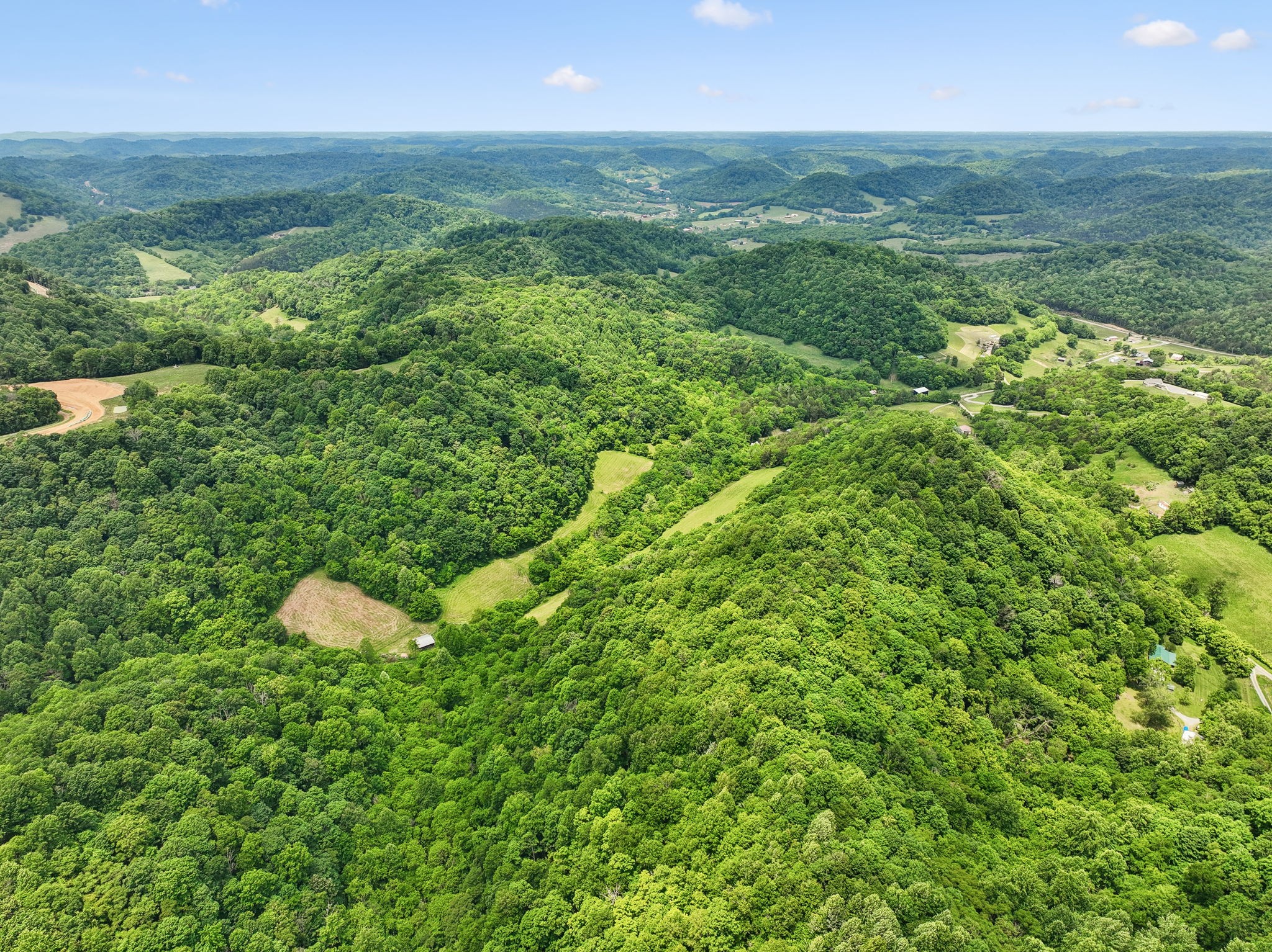 34 Friendship Hollow Road, N Pleasant Shade TN 37145