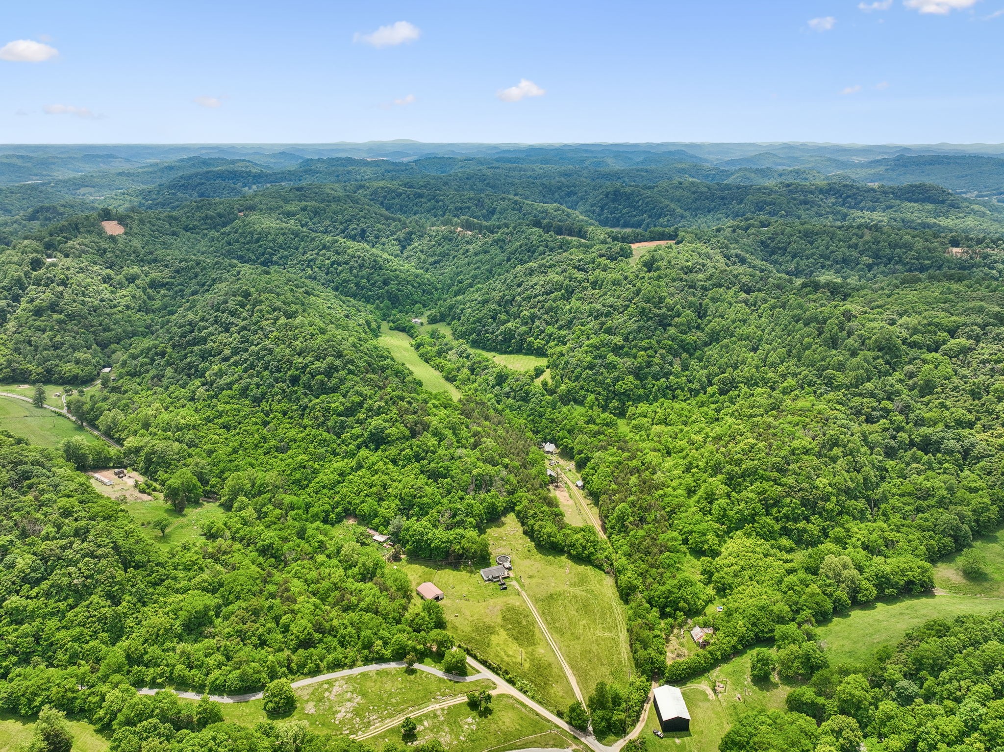 34 Friendship Hollow Road, N Pleasant Shade TN 37145