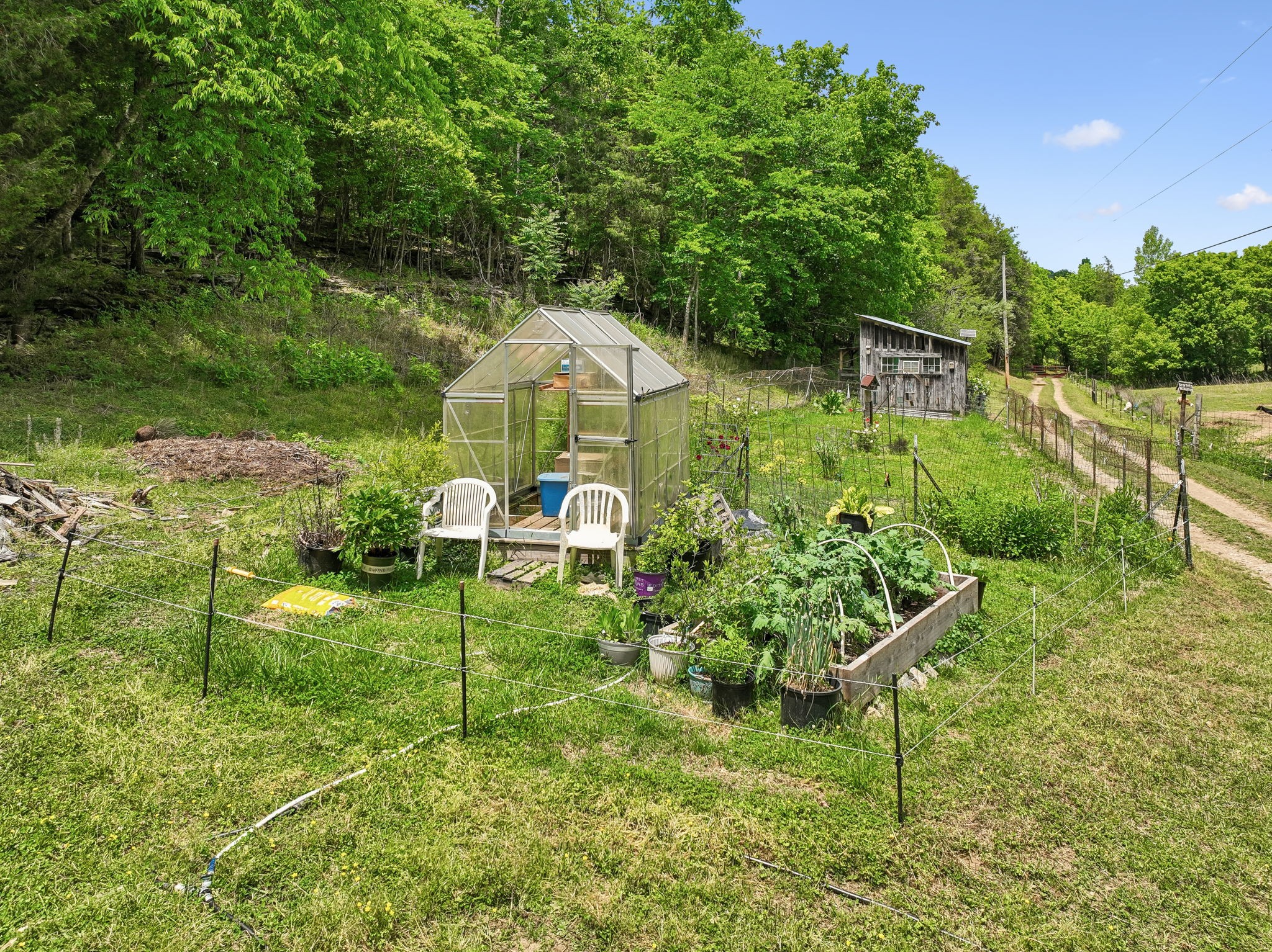 34 Friendship Hollow Road, N Pleasant Shade TN 37145