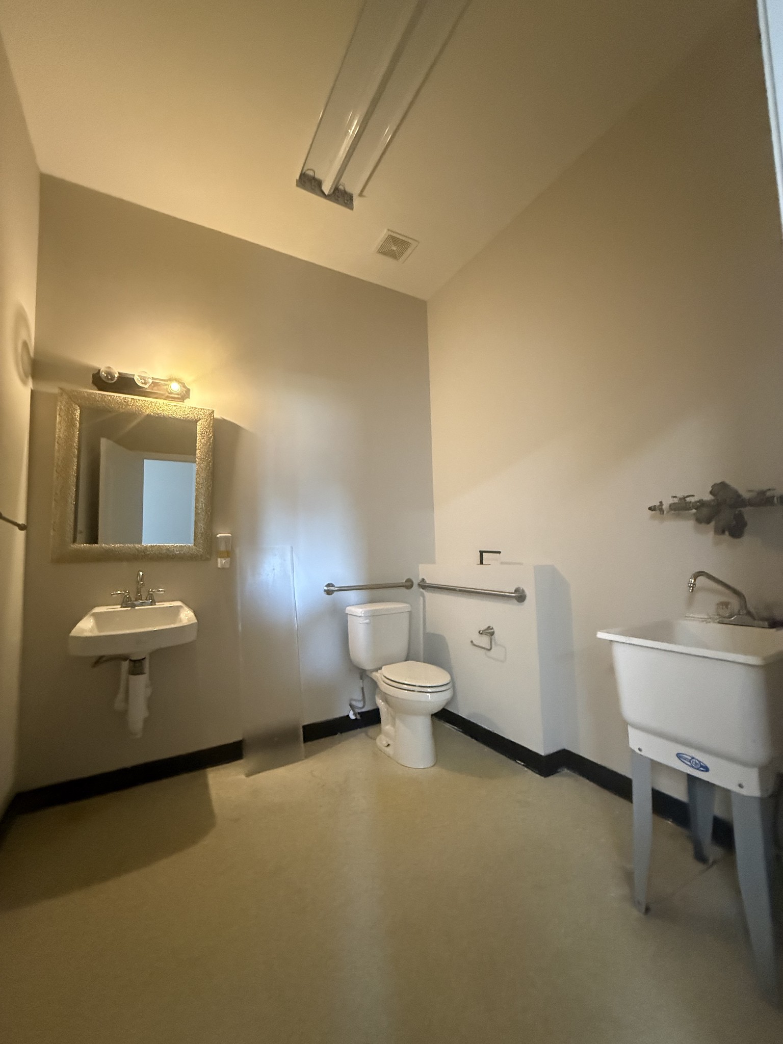 1301 Fort Campbell Blvd Unit B Clarksville TN 37042