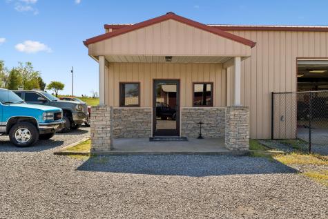 63 Oakdale Road Westmoreland TN 37186