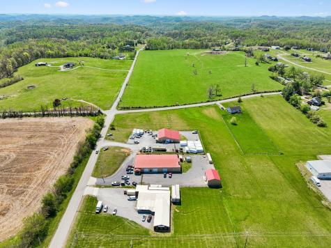 63 Oakdale Road Westmoreland TN 37186