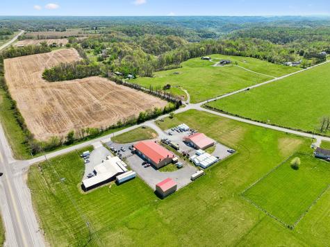 63 Oakdale Road Westmoreland TN 37186