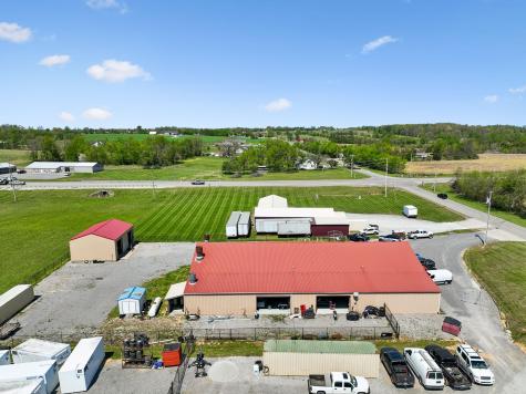 63 Oakdale Road Westmoreland TN 37186