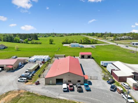 63 Oakdale Road Westmoreland TN 37186