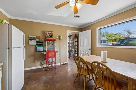 63 Oakdale Road Westmoreland TN 37186